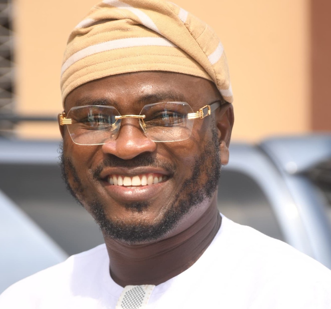 Governor Adeleke’s security aides turn journalist bunmi Adigun to punching bag