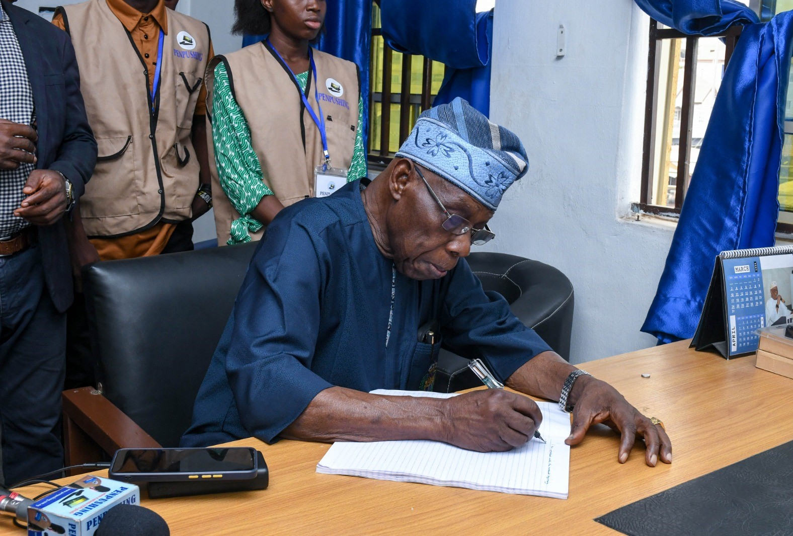 Former President Obasanjo visits penpushing media corporate headquarters, showers blessings