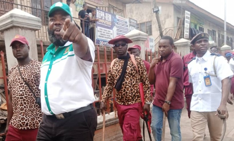 Oyo state government reads riot act to street hawkers