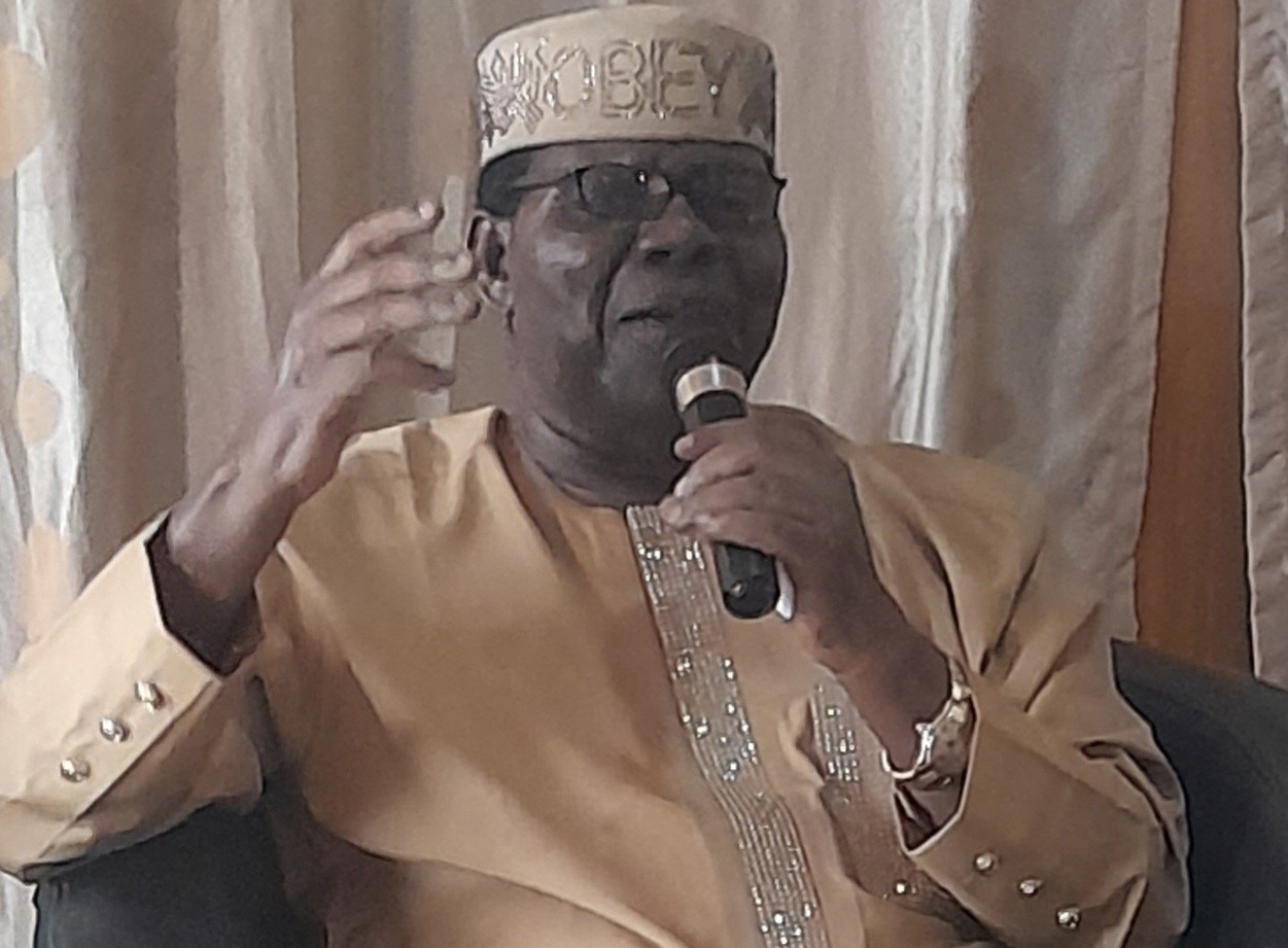 Music Legend, Ebenezer Obey thrills university graduating students with old tunes