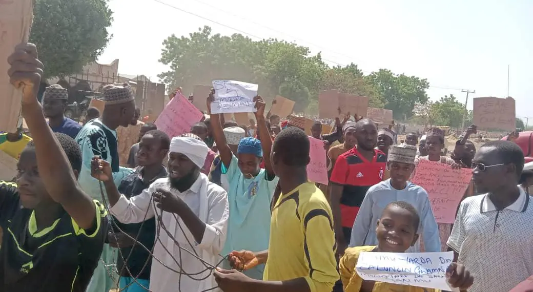 Residents protest scrapping of Kano Emirate council