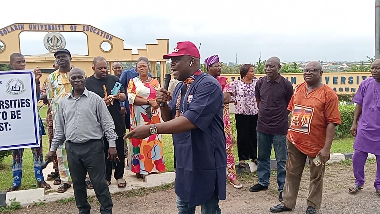 University lecturers embark on protest over unpaid 4 months’ salary