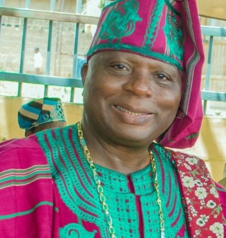 Owu High Chief, Michael Ogunseye records another feat, conferred with abeokuta sports club prestigious award