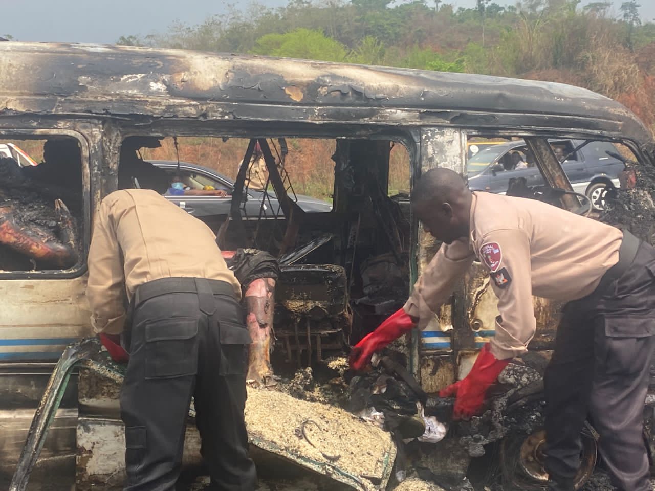 Sixteen burnt to death in road crash along Abeokuta-Sagamu expressway
