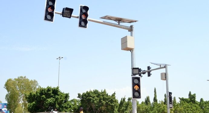 Ibadan traffic light started functioning with the odds