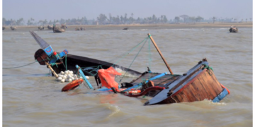Family of 10, 15 others die in boat mishap