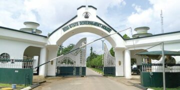 Governor orders redeployment of security officials for denying journalists access to government house