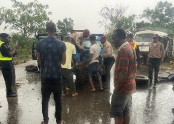 Governor Okpebholo rescues accident victims on Benin–Auchi road
