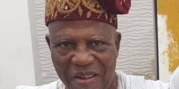 Ambassador Isola greets veteran journalist, Nojeem Jimoh, at 73