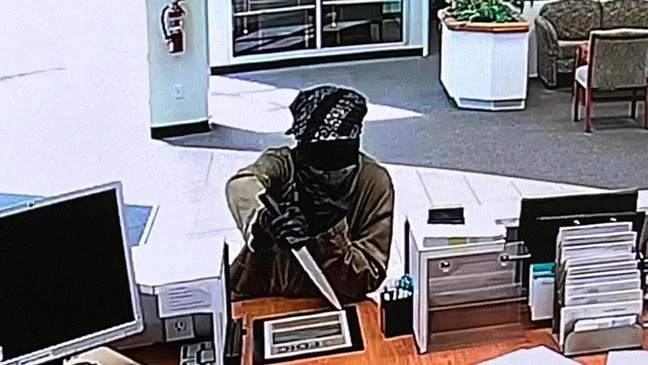Gunmen rob bank depositor in Ibadan, injure police officer