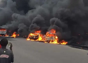 Tanker explosion kills scores on Niger highway