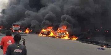 Tanker explosion kills scores on Niger highway