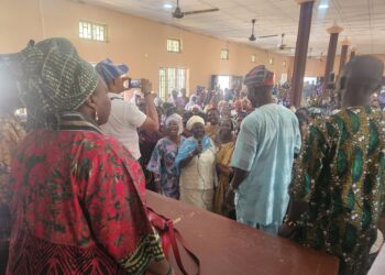 Iyabo Obasanjo storms Ayetoro for political consultation ahead of party governorship primaries