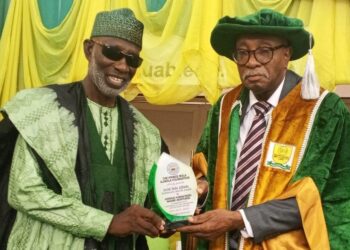 Renowned Islamic scholar Asiwaju Kamal’deen Akintunde bags community award for promotion of youth development