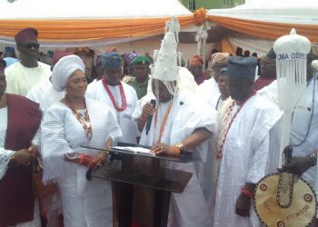38th Odemo of Isara -Remo Peter Ogunbayo installed as Governor Abiodun presents staff of office to monarch