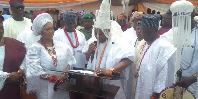 38th Odemo of Isara -Remo Peter Ogunbayo installed as Governor Abiodun presents staff of office to monarch