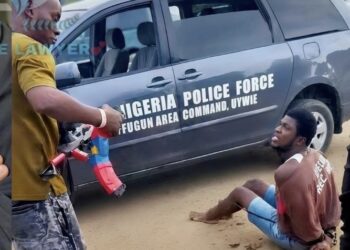 Police execute handcuffed man publicly