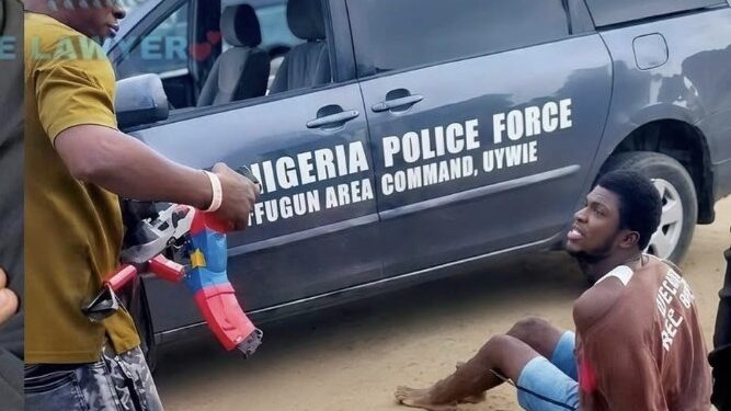 Police execute handcuffed man publicly