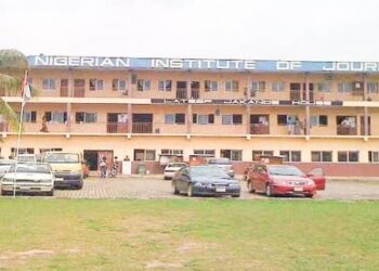 Customs boss, Adewale Adeniyi pledges construction of 2-storey building at Nigerian Institute of Journalism