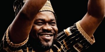 Penpushing member, Muyiwa Akintunde authors commemorative book on Tunji Braithwaite