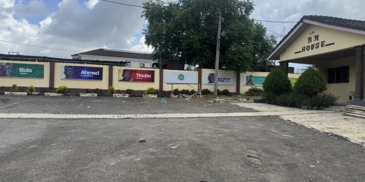Osi-Egba, Bode Mustapha donates campaign office for Tinubu, Yayi, City Boys Movement