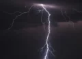 Lightning kills 14-year-old student
